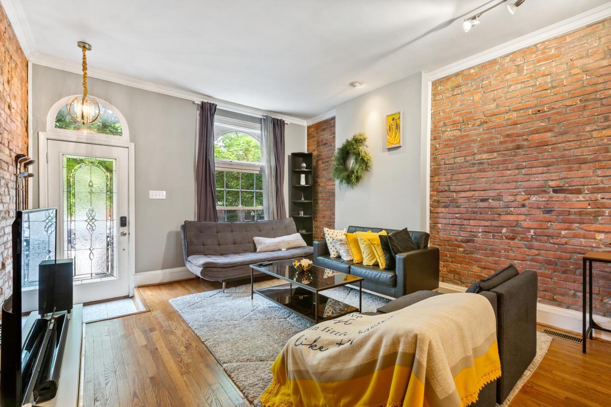 Pristine Townhouse With Rooftop Deck Near Canton! Baltimore Exterior photo